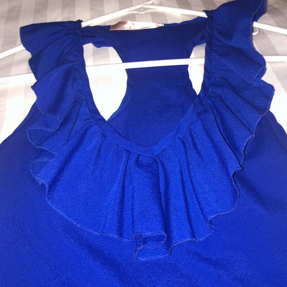 Razor back cute top size small